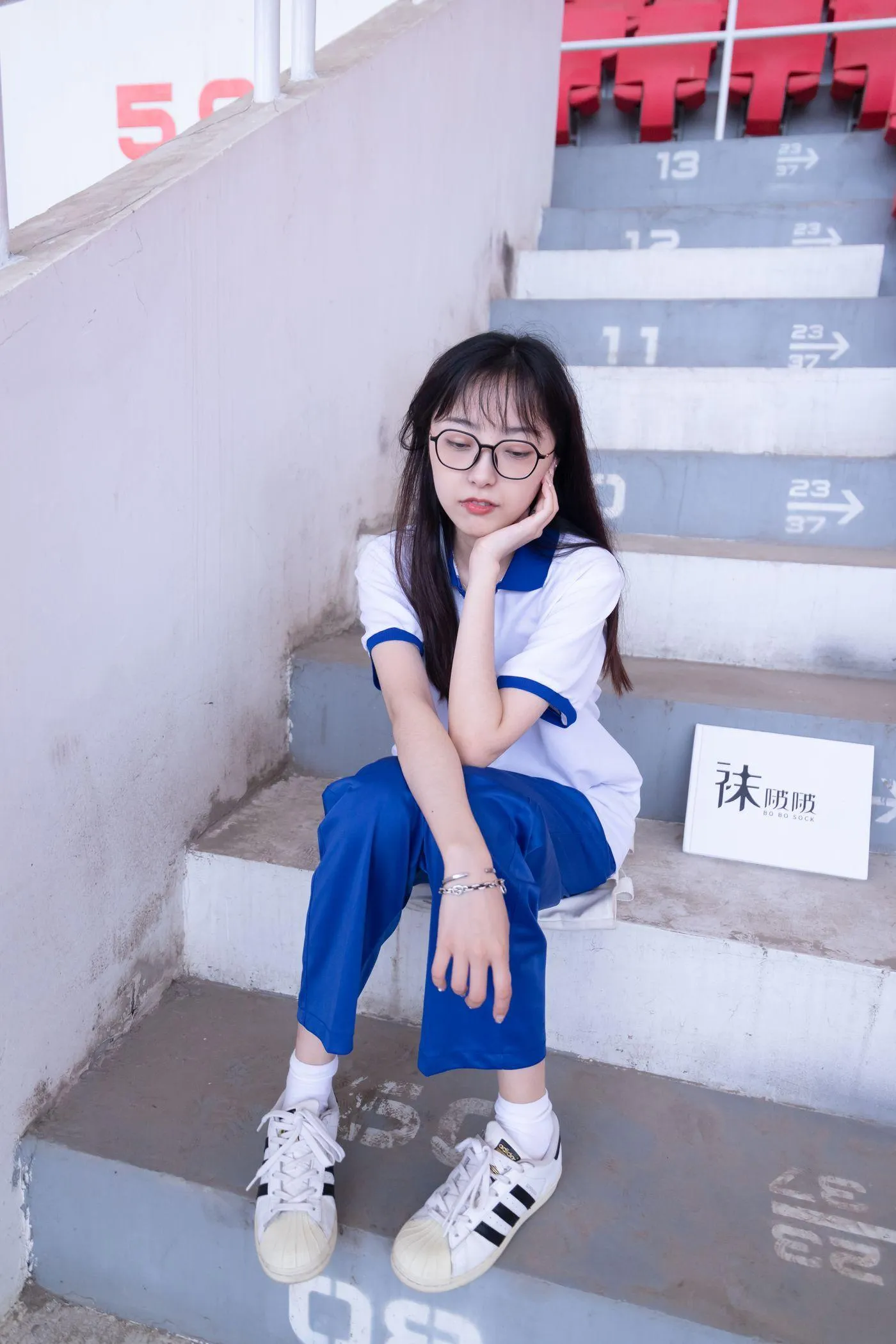 [BoBoSocks袜啵啵]NO.002 稚予-校服、贝壳头、白棉袜、裸足 [139P]插图2